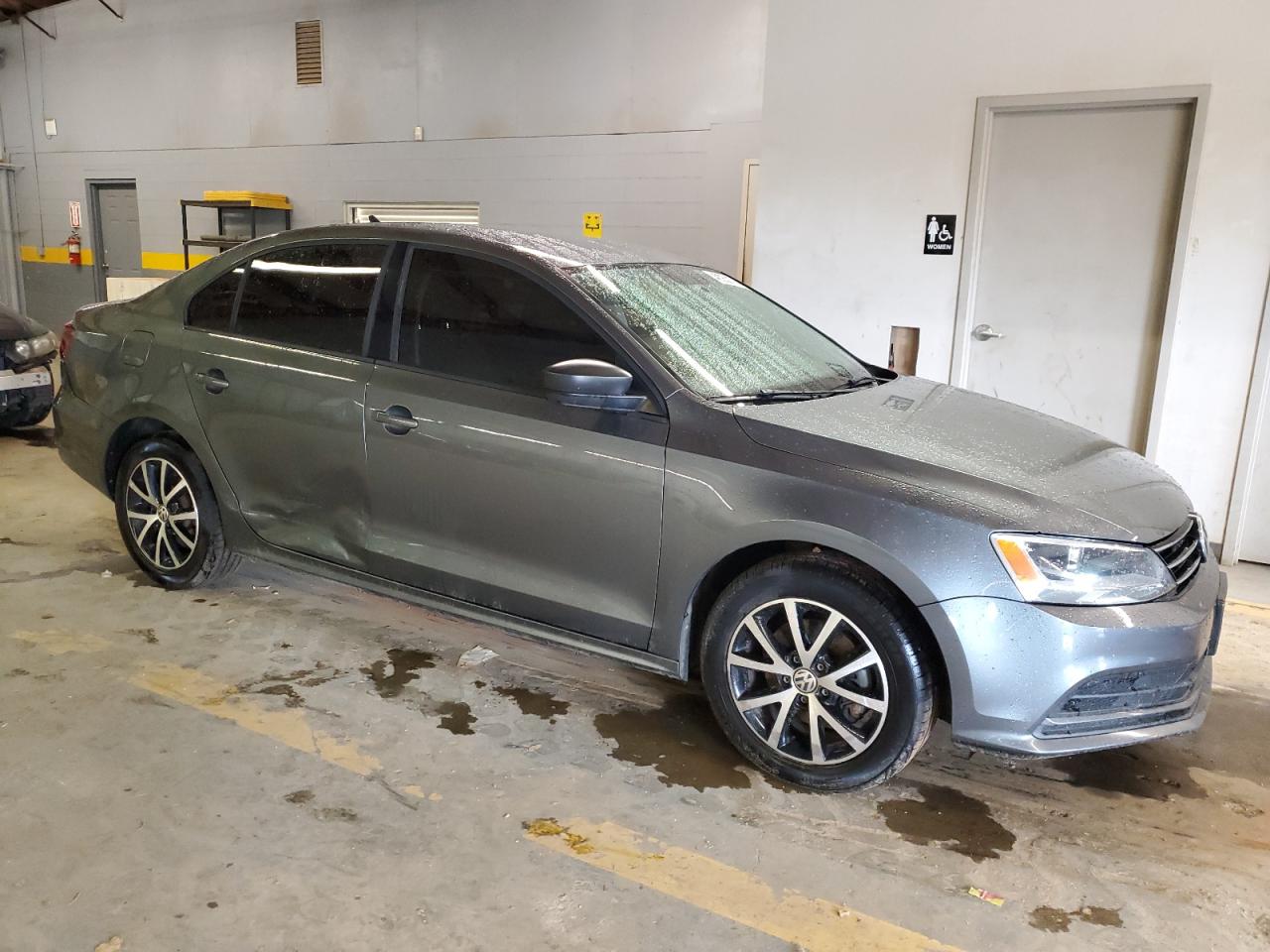 3VWD67AJ2GM347799 2016 Volkswagen Jetta Se