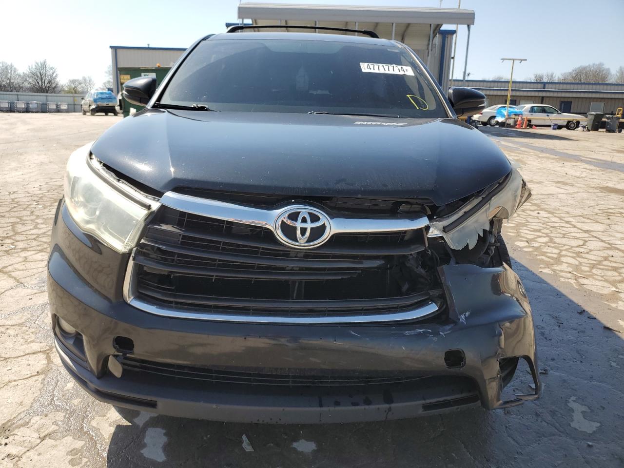 5TDBKRFH6FS167179 2015 Toyota Highlander Le