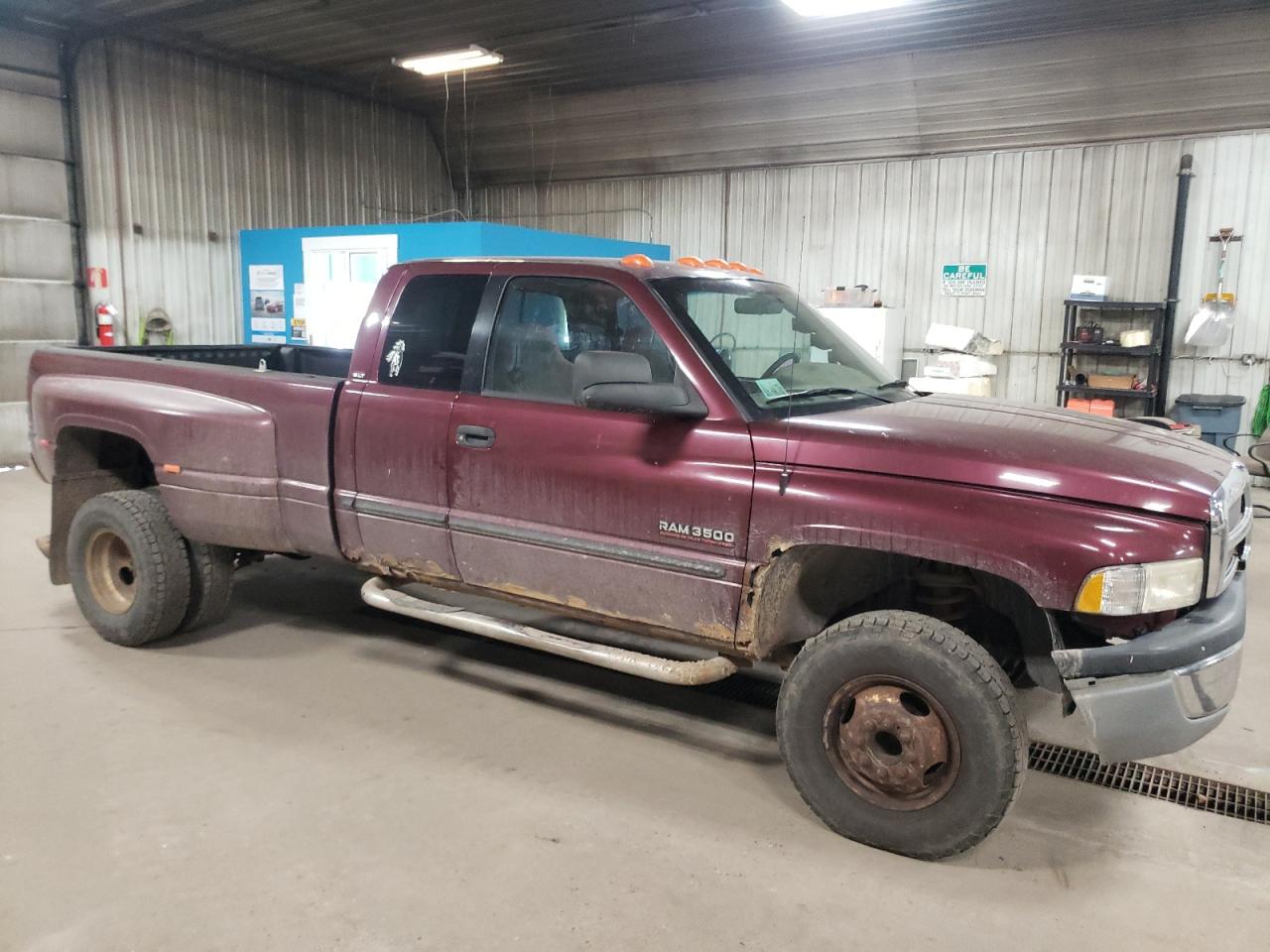 1B7MF3364YJ137675 2000 Dodge Ram 3500