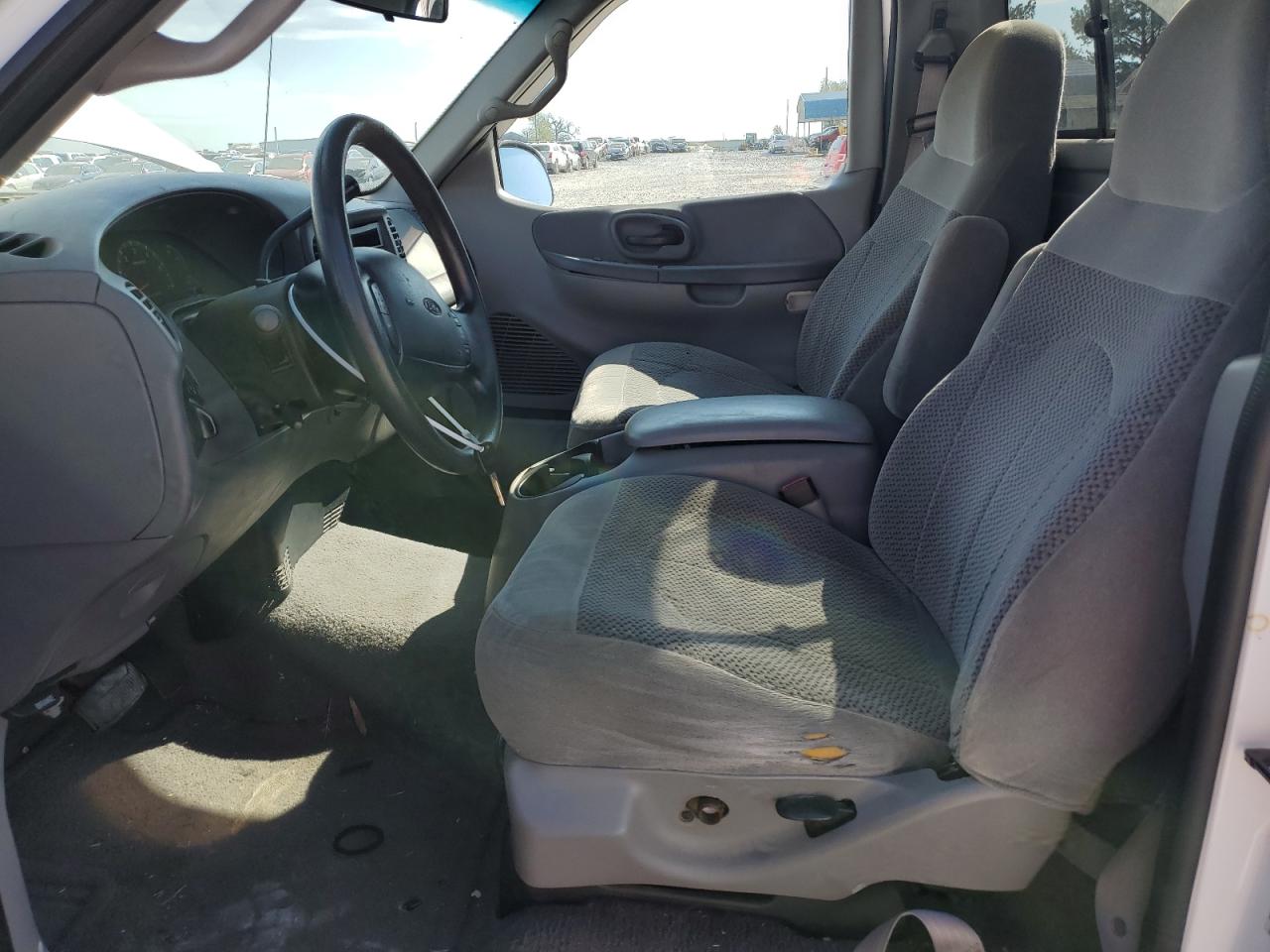 1FTRF07W0YKB16251 2000 Ford F150