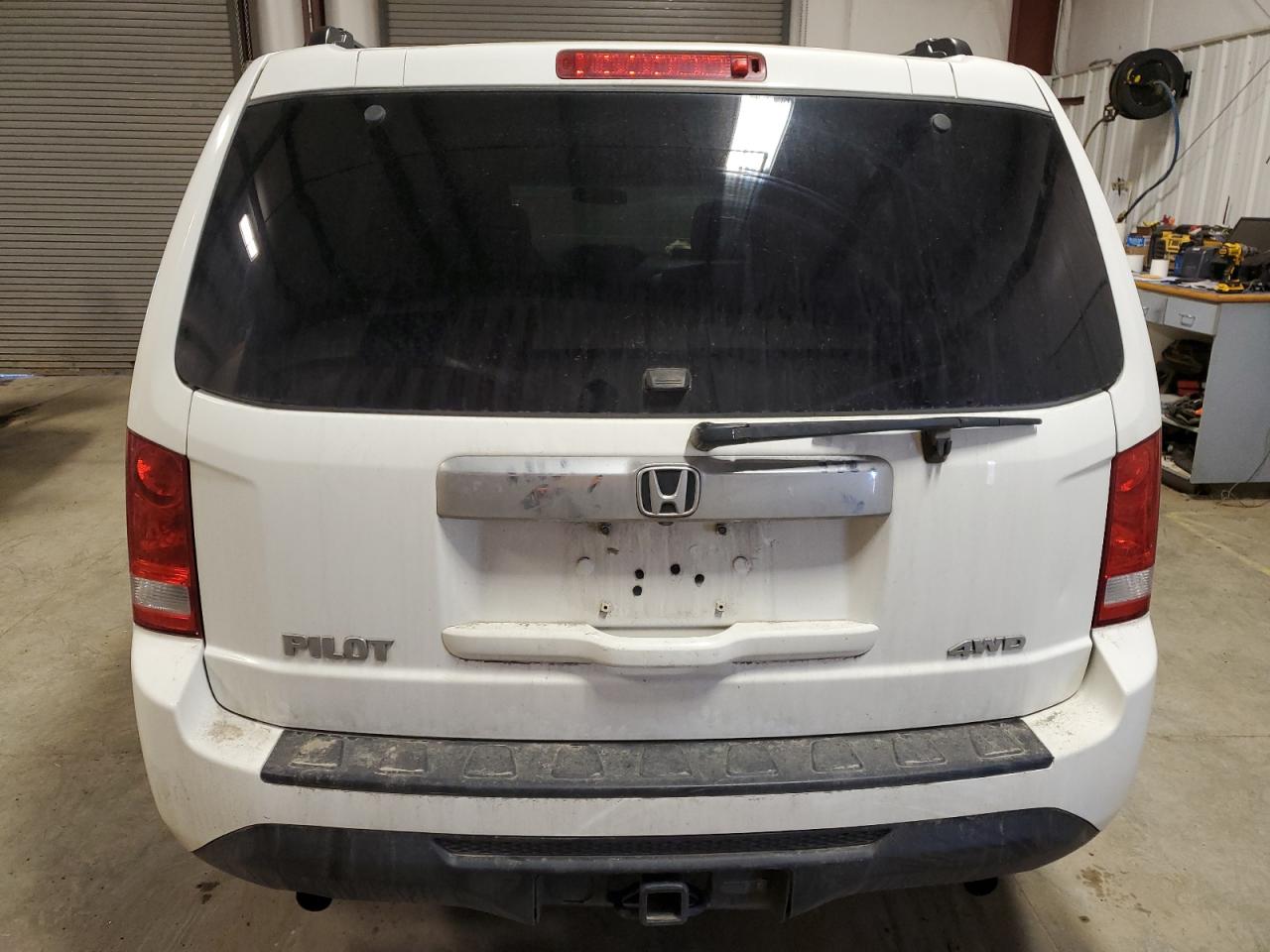 5FNYF4H24FB051056 2015 Honda Pilot Lx