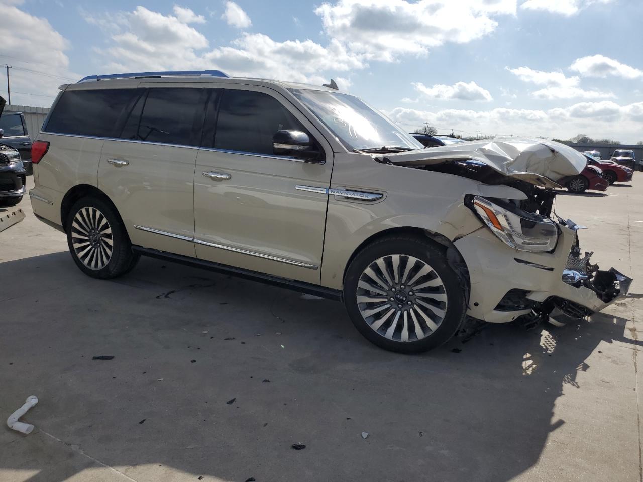 5LMJJ2LT7JEL18374 2018 Lincoln Navigator Reserve