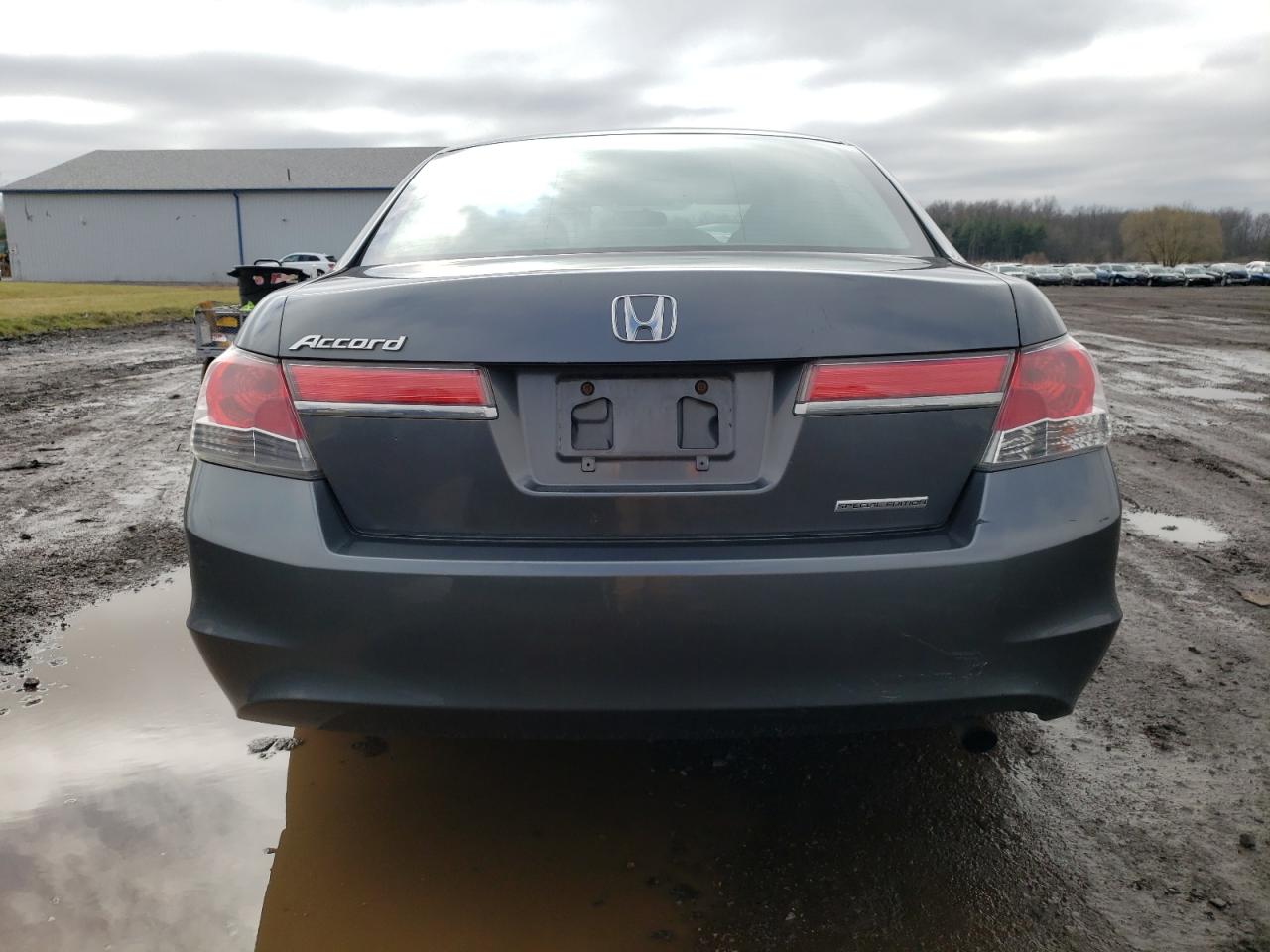 1HGCP2F61BA147071 2011 Honda Accord Se