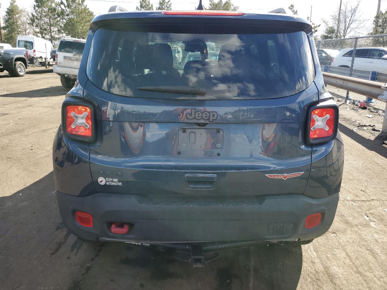 2022 Jeep Renegade Trailhawk vin: ZACNJDC10NPN73803