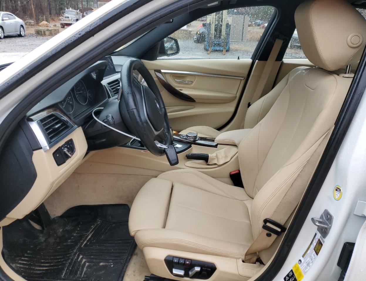 WBA8E3G54GNU00158 2016 BMW 328 Xi Sulev