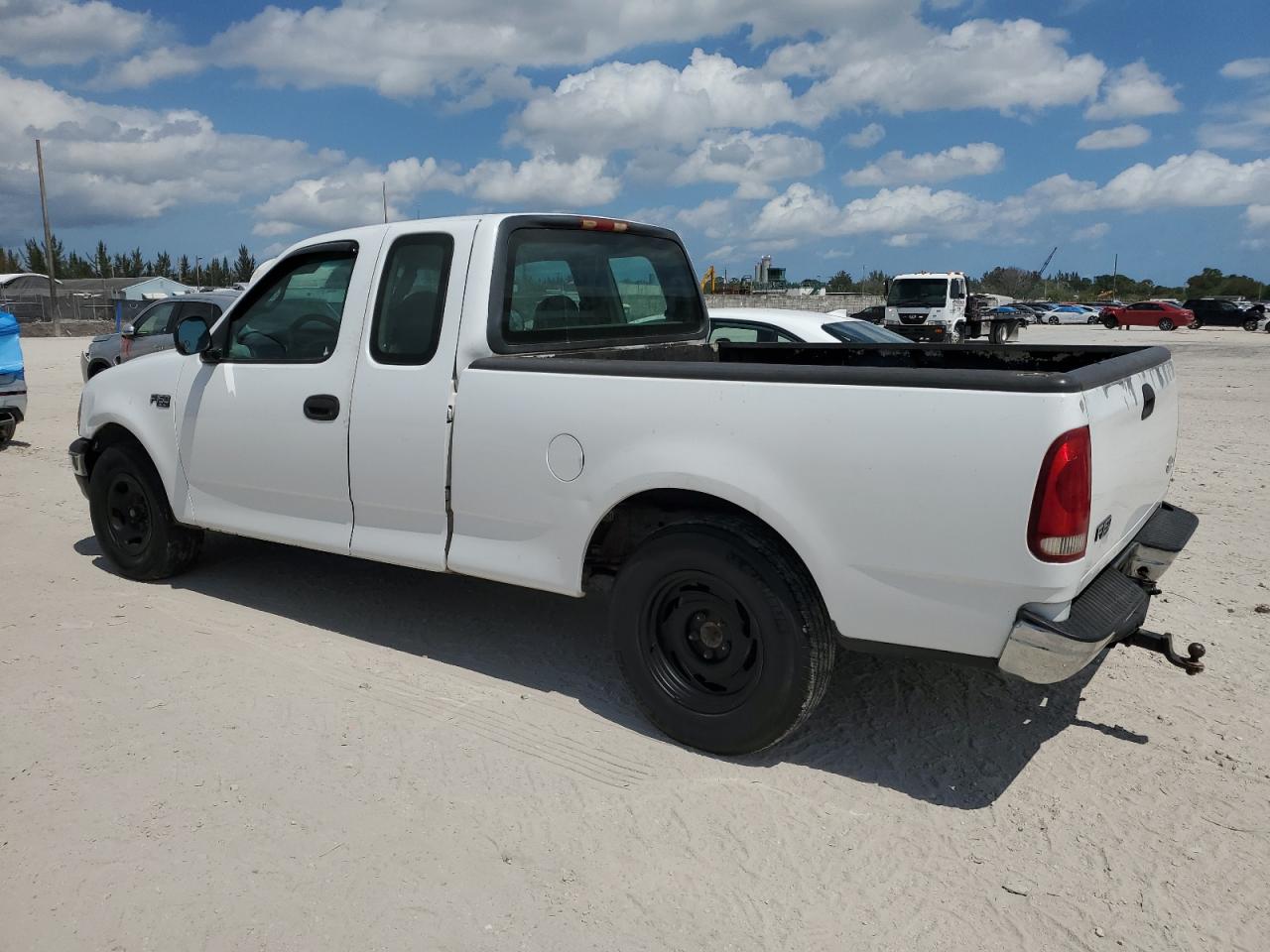 1FTZX1728YNA91565 2000 Ford F150