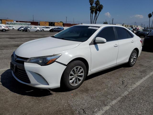 Lot #2452805507 2015 TOYOTA CAMRY LE salvage car