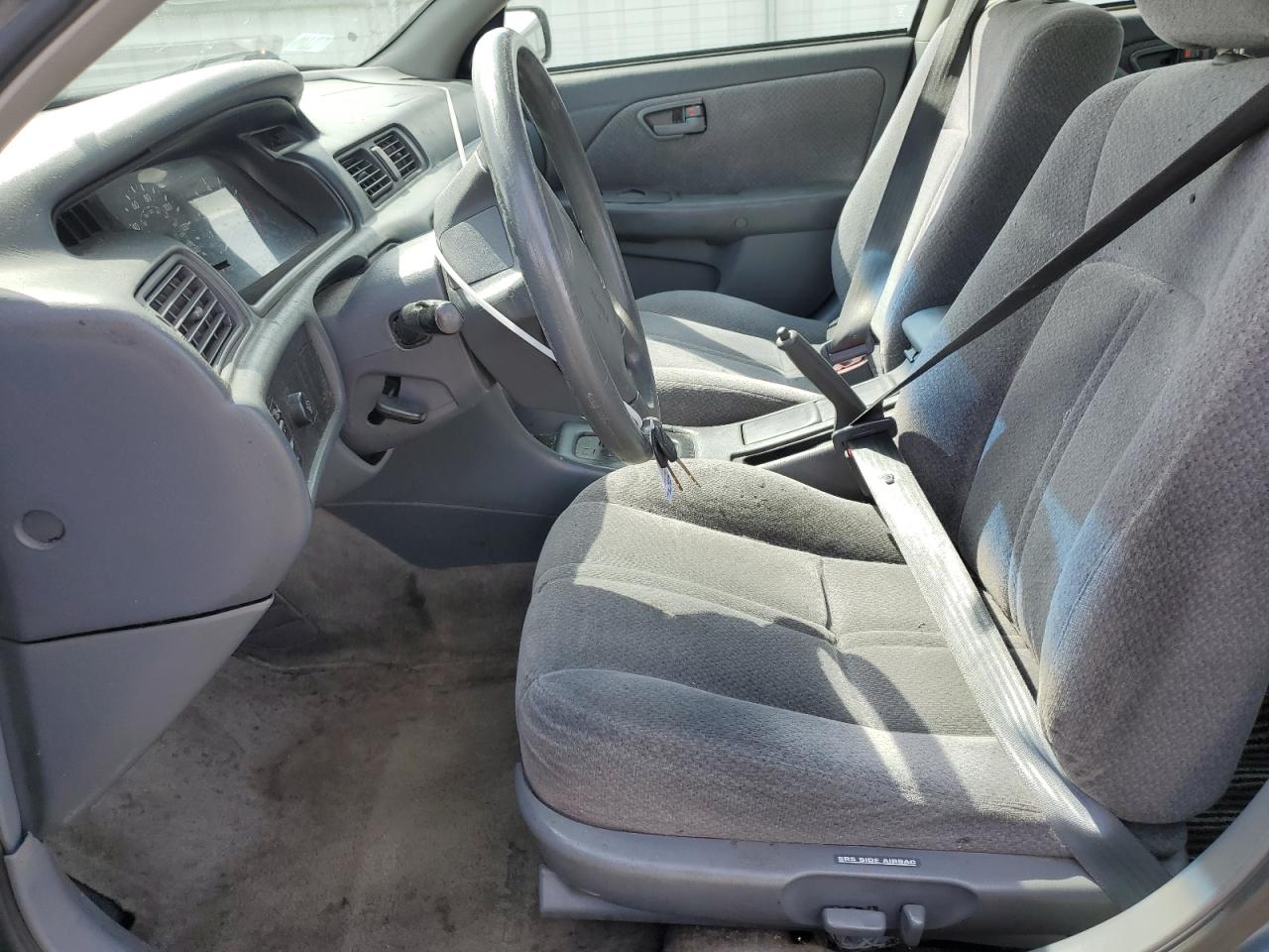 4T1BF28K3YU934775 2000 Toyota Camry Le