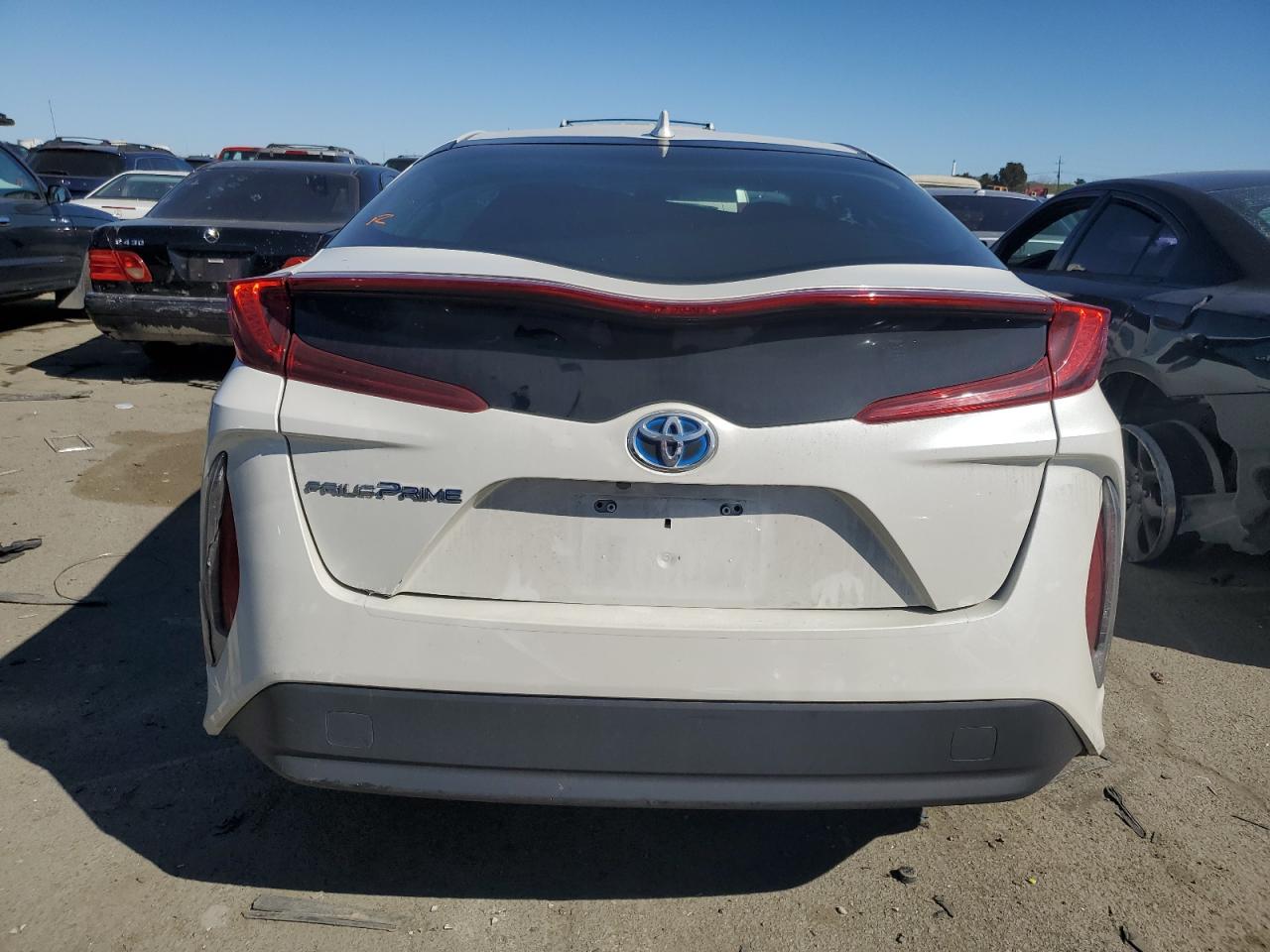 JTDKARFP5J3086694 2018 Toyota Prius Prime