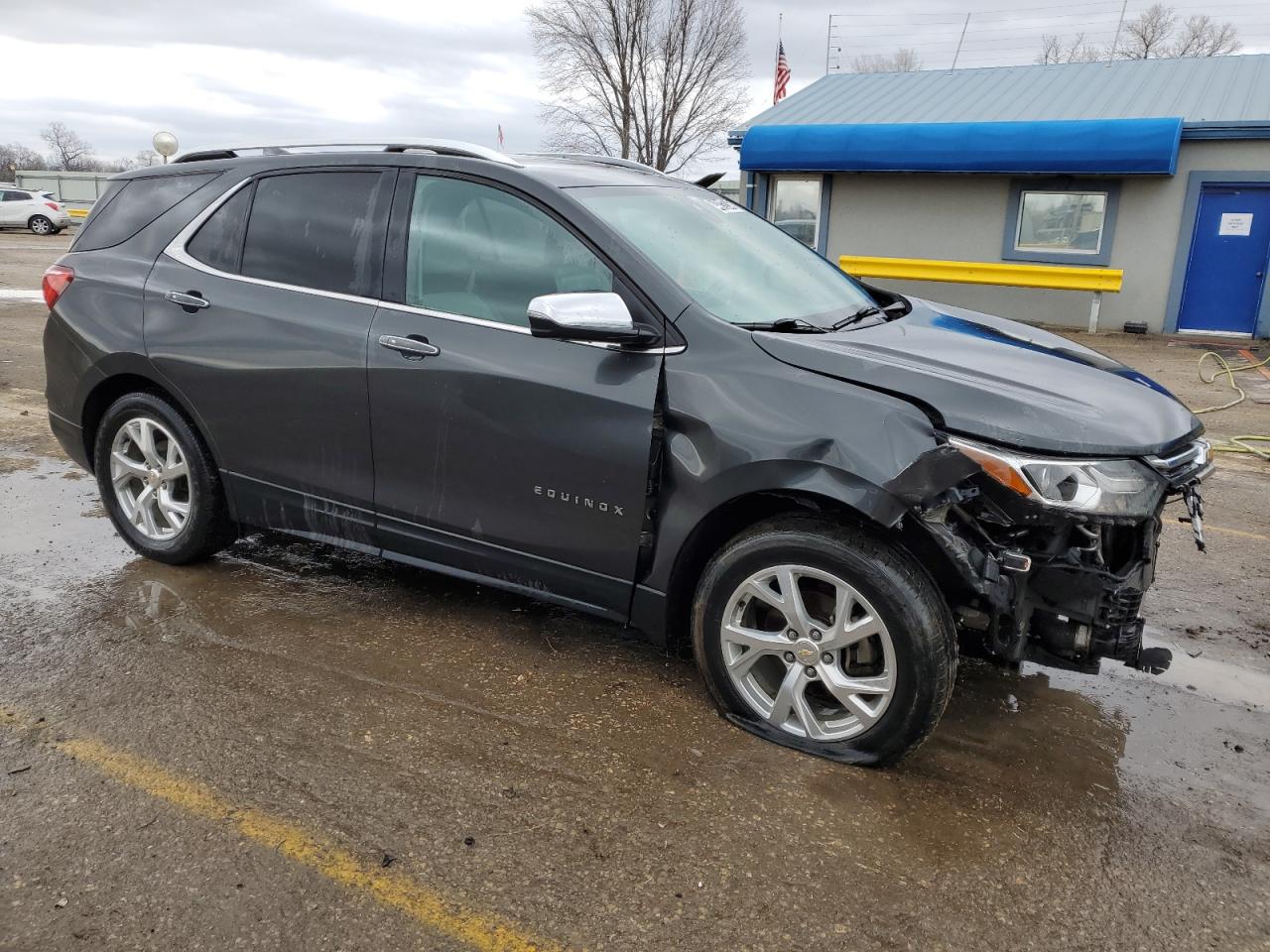 2GNAXVEV3J6191172 2018 Chevrolet Equinox Premier