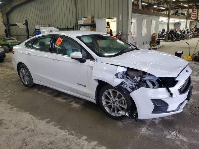 VIN 3FA6P0LUXKR285271 2019 Ford Fusion, SE no.4