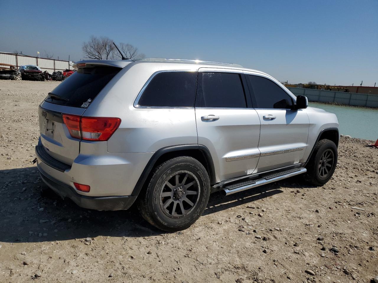 1J4RS4GG7BC707555 2011 Jeep Grand Cherokee Laredo