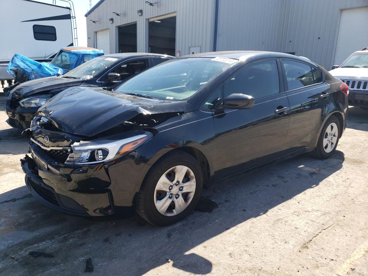 2017 Kia Forte Lx vin: 3KPFK4A78HE014139