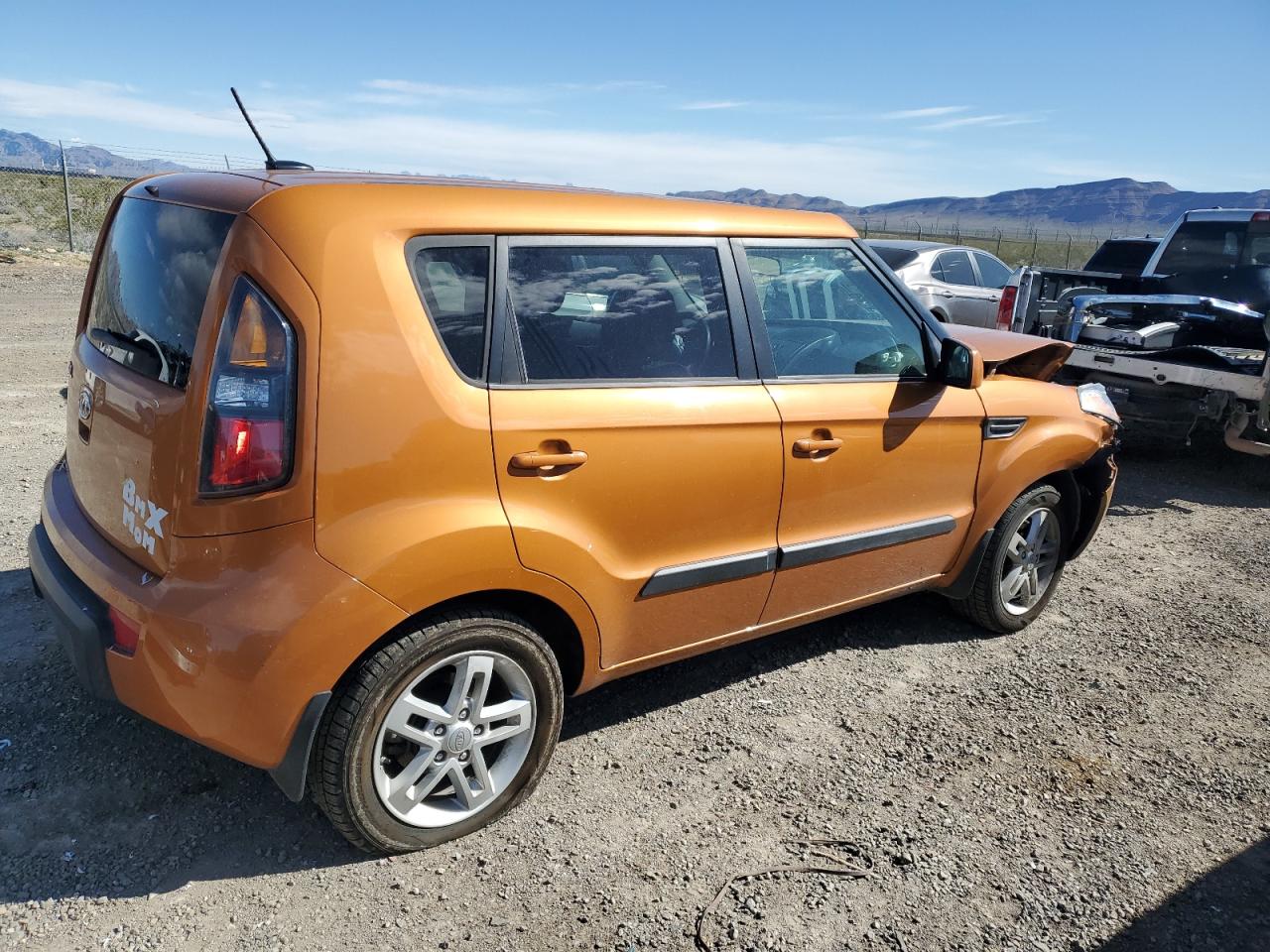 KNDJT2A24B7212465 2011 Kia Soul +