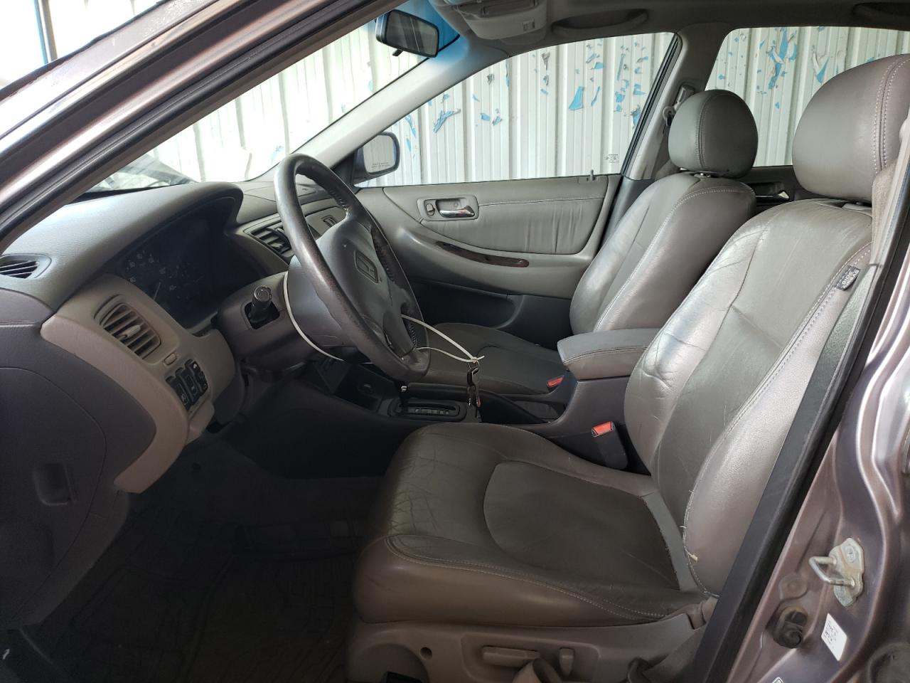 1HGCG1654YA000561 2000 Honda Accord Ex