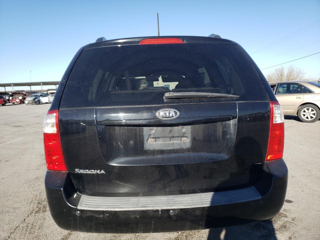 KNDMG4C32A6330537 2010 Kia Sedona Lx