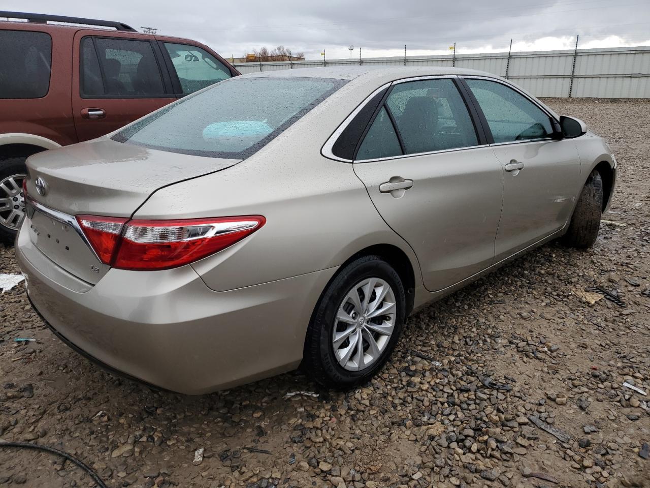 4T4BF1FKXGR580304 2016 Toyota Camry Le