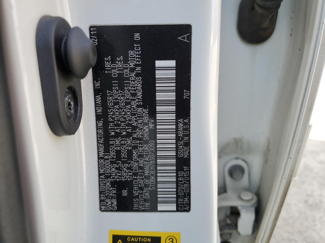 5TDBK3EH7BS073093 2011 Toyota Highlander Base