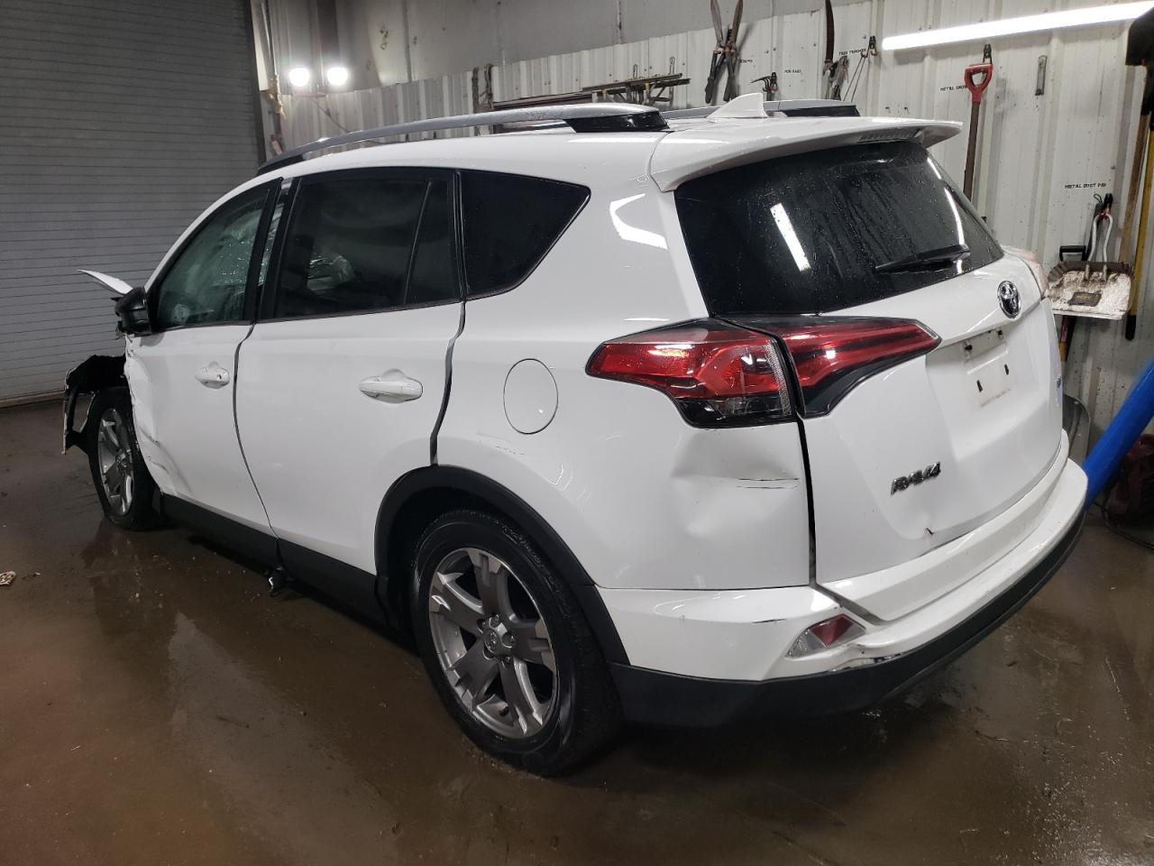 2T3ZFREV6HW343546 2017 Toyota Rav4 Le