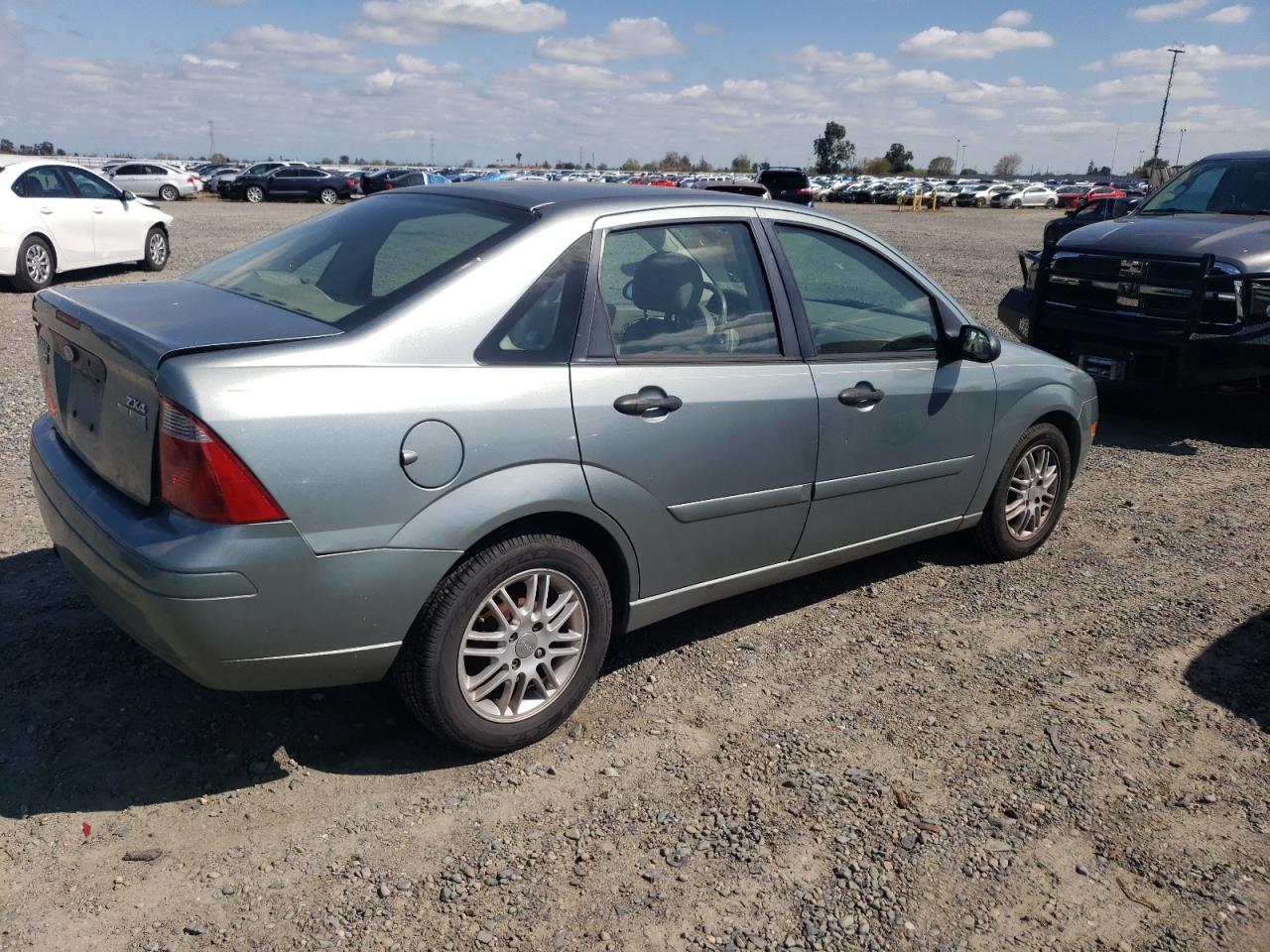 1FAFP34N75W159833 2005 Ford Focus Zx4