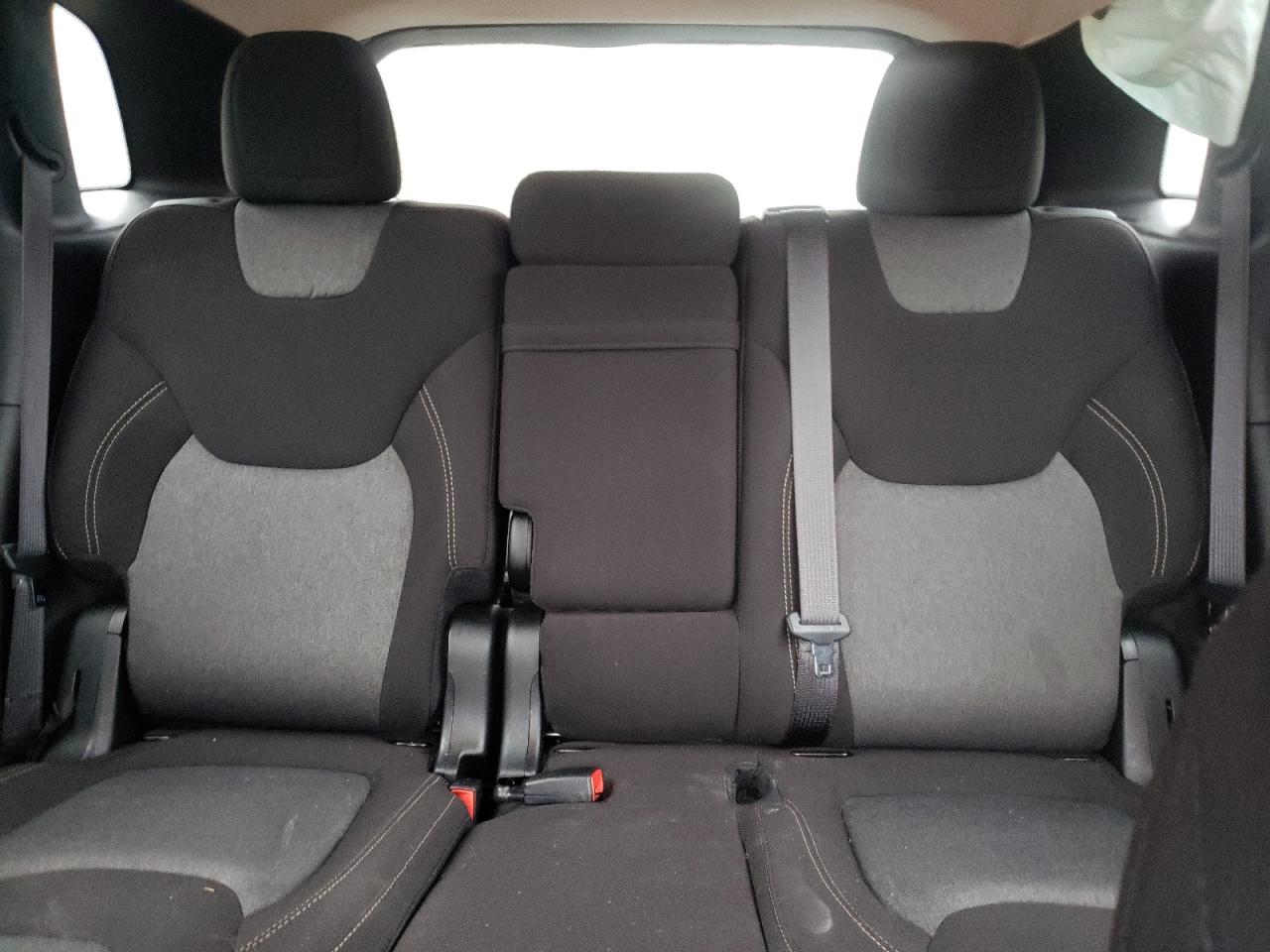 1C4PJLCX8JD527896 2018 Jeep Cherokee Latitude