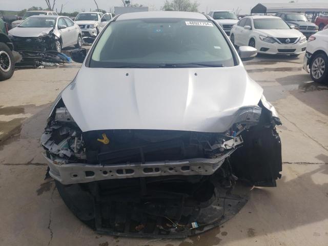 Lot #2440977051 2015 FORD FOCUS SE salvage car