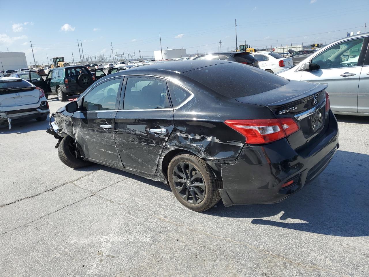 3N1AB7AP0JY235673 2018 Nissan Sentra S