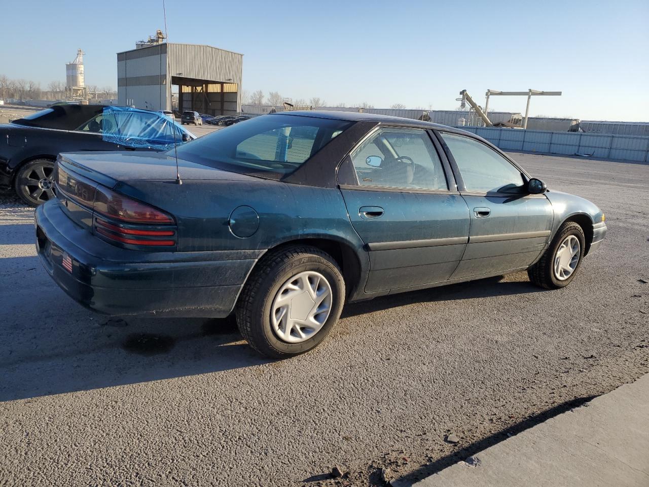 1B3HD46T3SF588221 1995 Dodge Intrepid