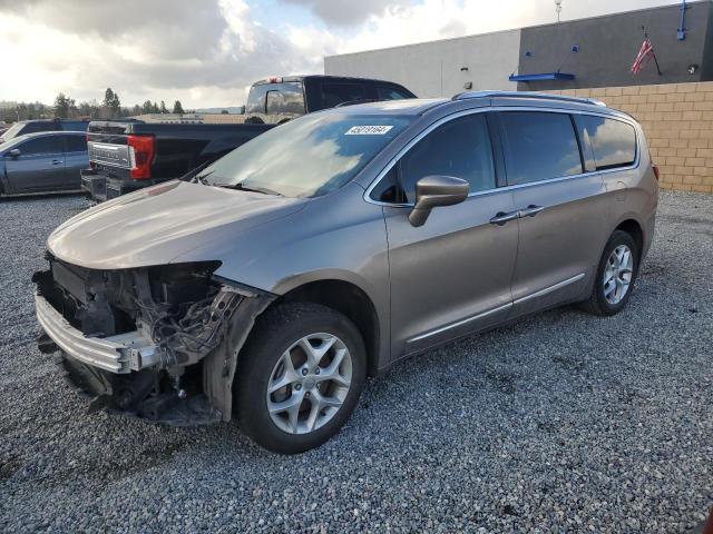 Lot #2411945019 2017 CHRYSLER PACIFICA T salvage car