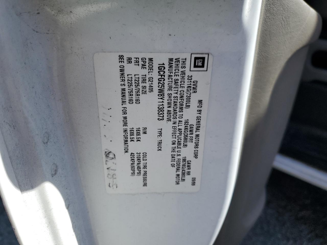 1GCFG25W8Y1138373 2000 Chevrolet Express G2500