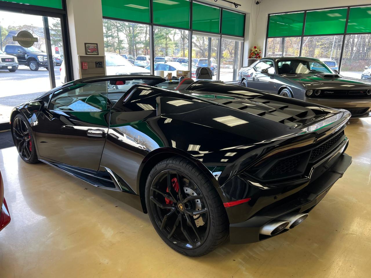 ZHWUR2ZFXJLA08563 2018 Lamborghini Huracan