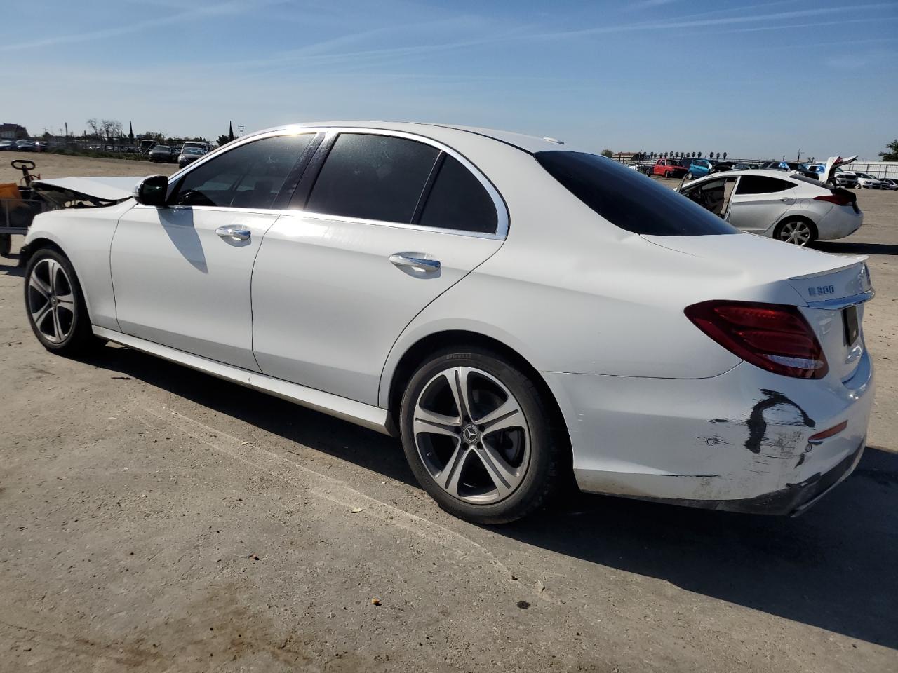 WDDZF4JB4JA407589 2018 Mercedes-Benz E 300
