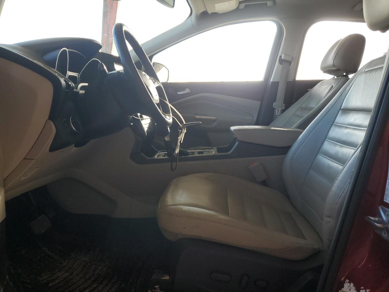 VIN: 1FMCU0JDXHUD03886 2017 FORD ESCAPE