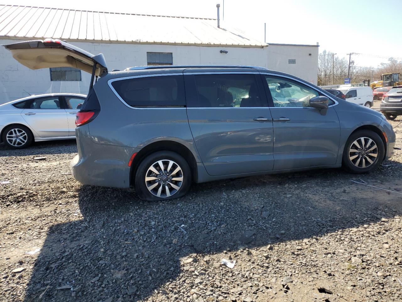 2021 Chrysler Pacifica Touring L vin: 2C4RC1BG3MR500356