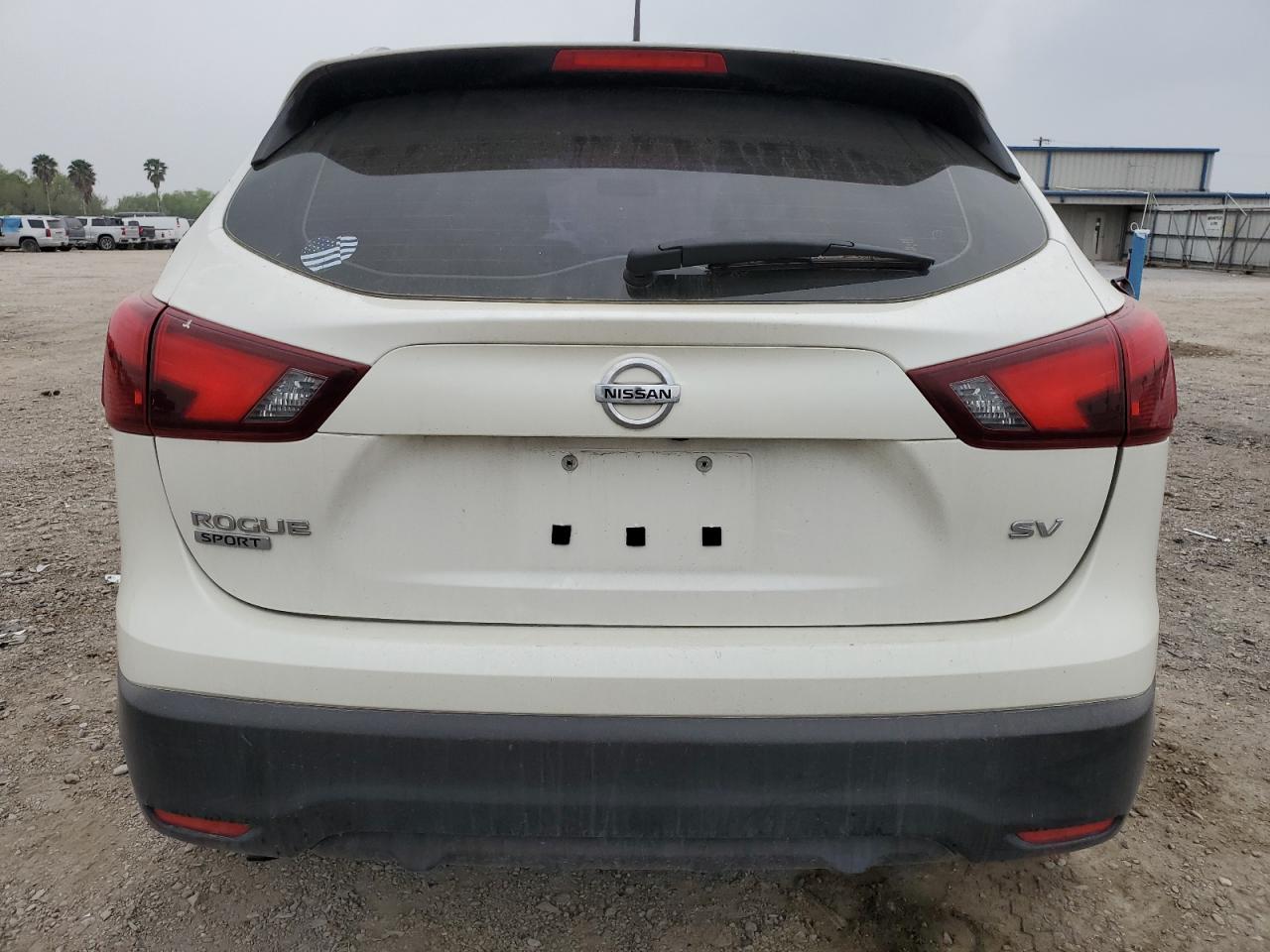 JN1BJ1CP6JW195544 2018 Nissan Rogue Sport S