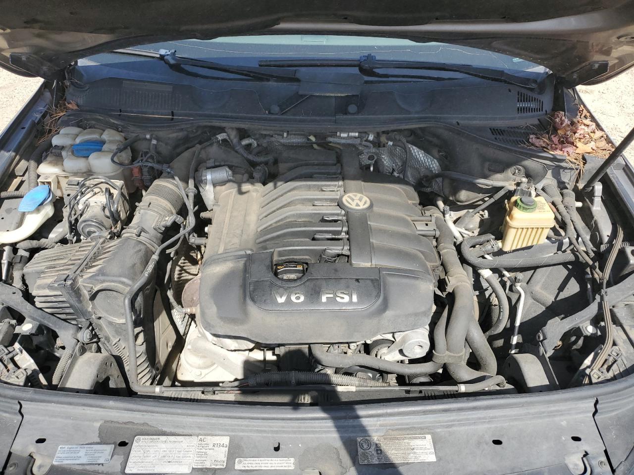 WVGEF9BP8DD003872 2013 Volkswagen Touareg V6