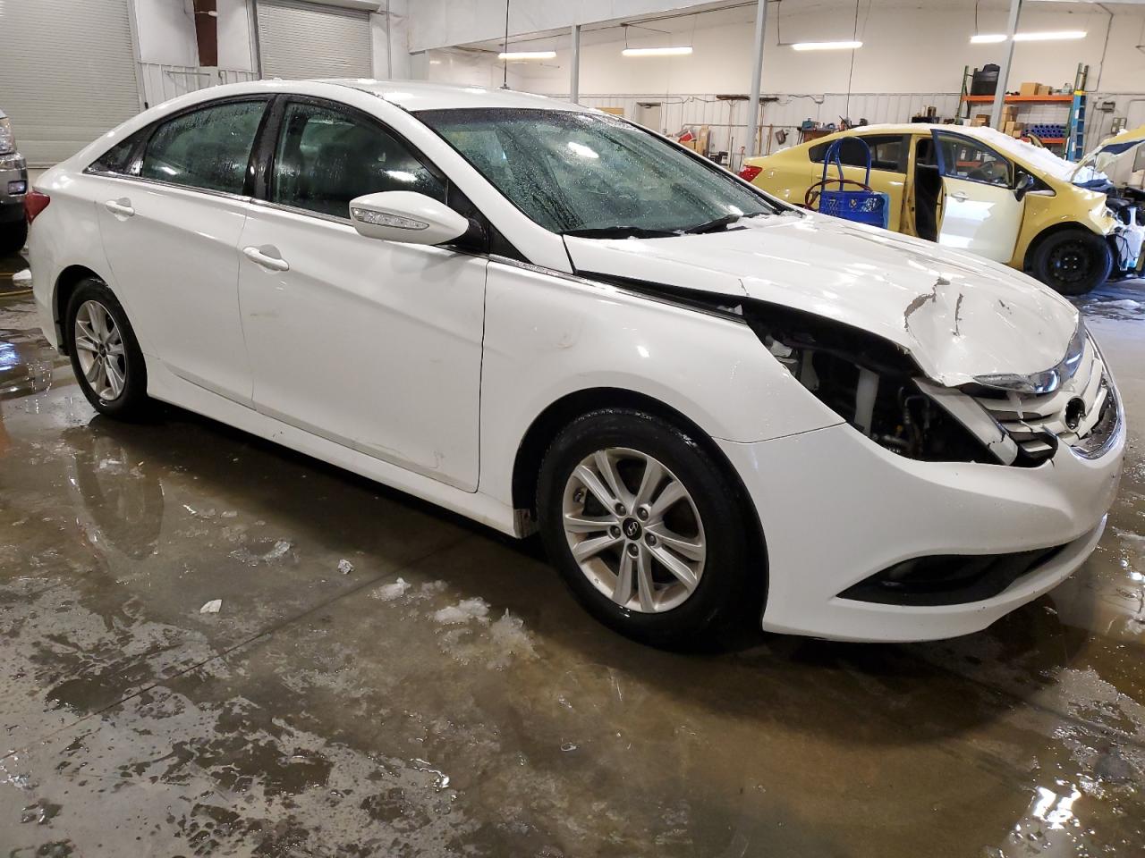 2014 Hyundai Sonata Gls vin: 5NPEB4AC4EH843578