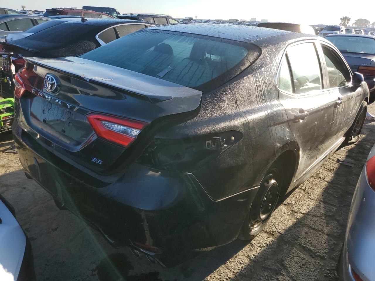 2018 Toyota Camry L vin: 4T1B11HK9JU653515