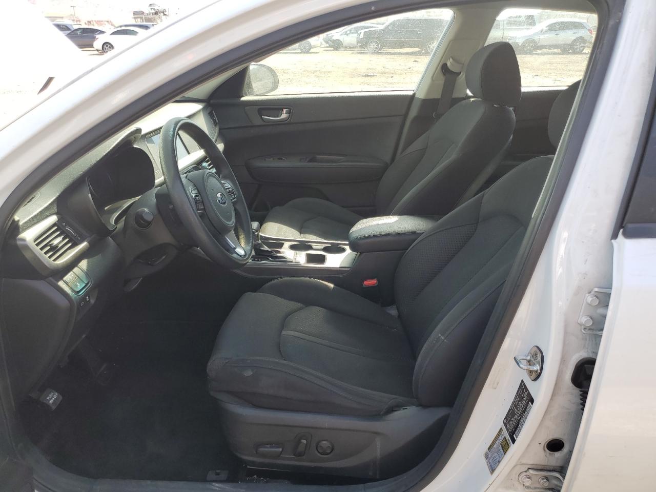 5XXGT4L3XJG220524 2018 Kia Optima Lx