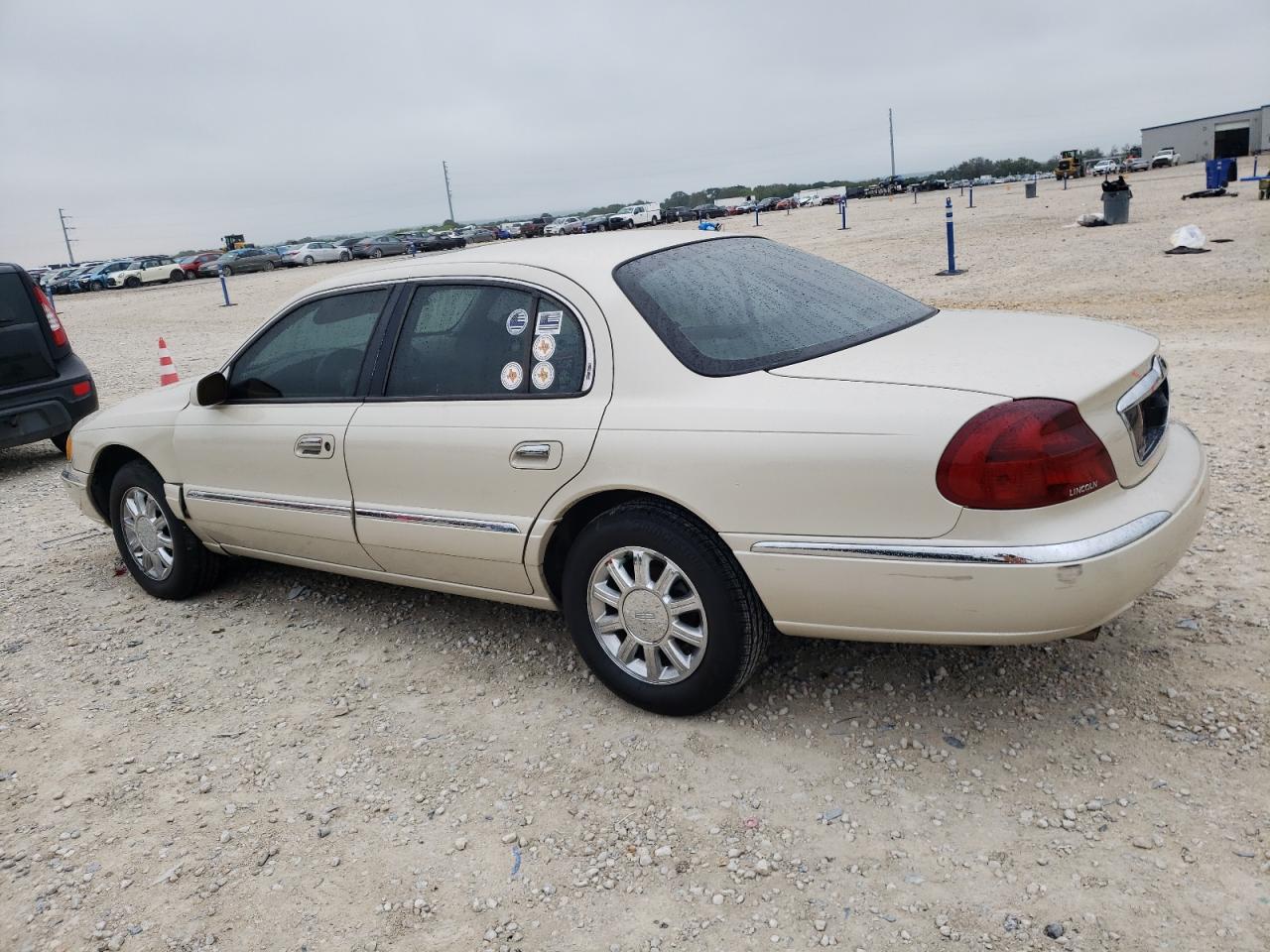 1LNHM97V62Y698823 2002 Lincoln Continental