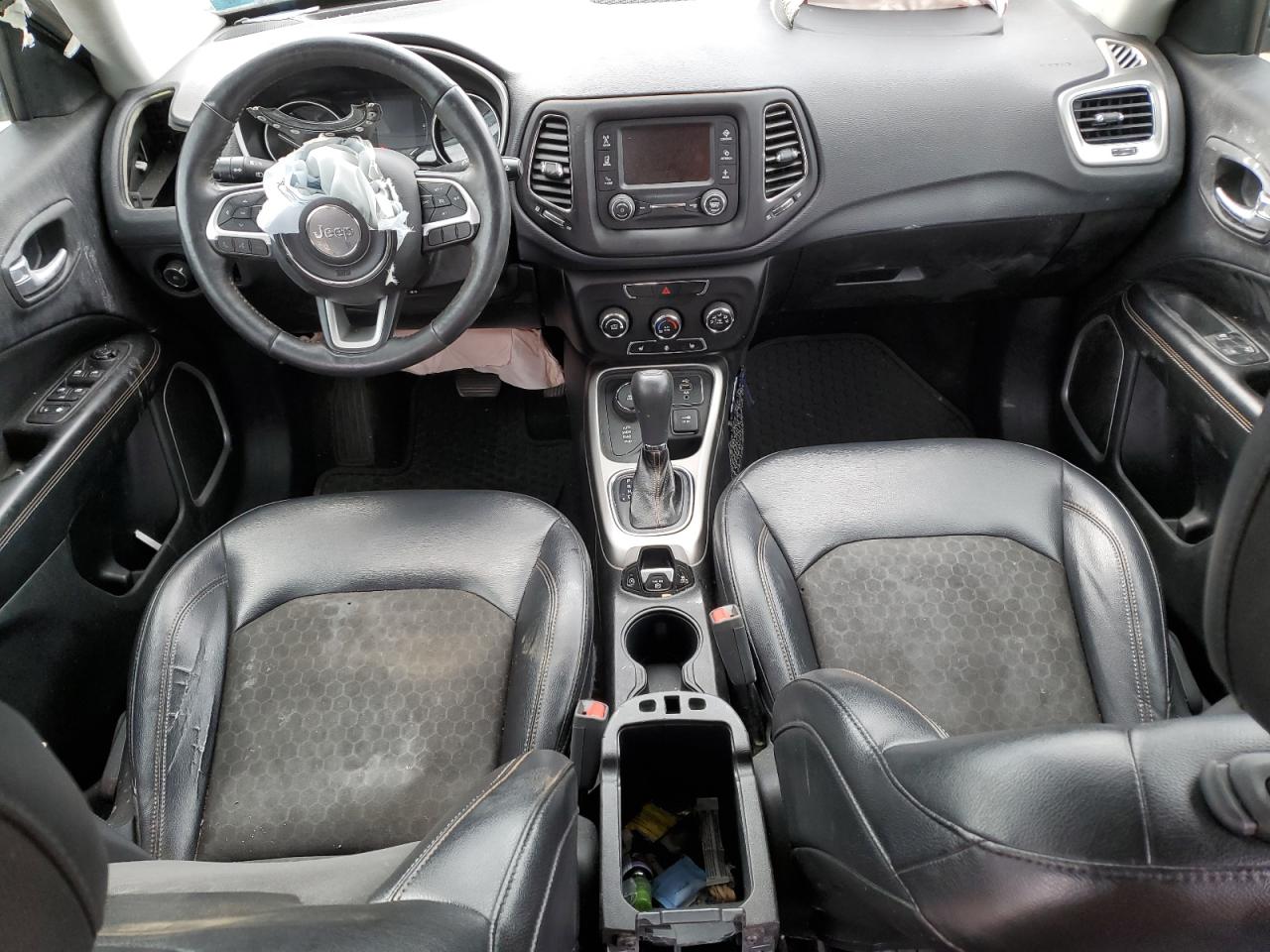 3C4NJDBB6JT112525 2018 Jeep Compass Latitude