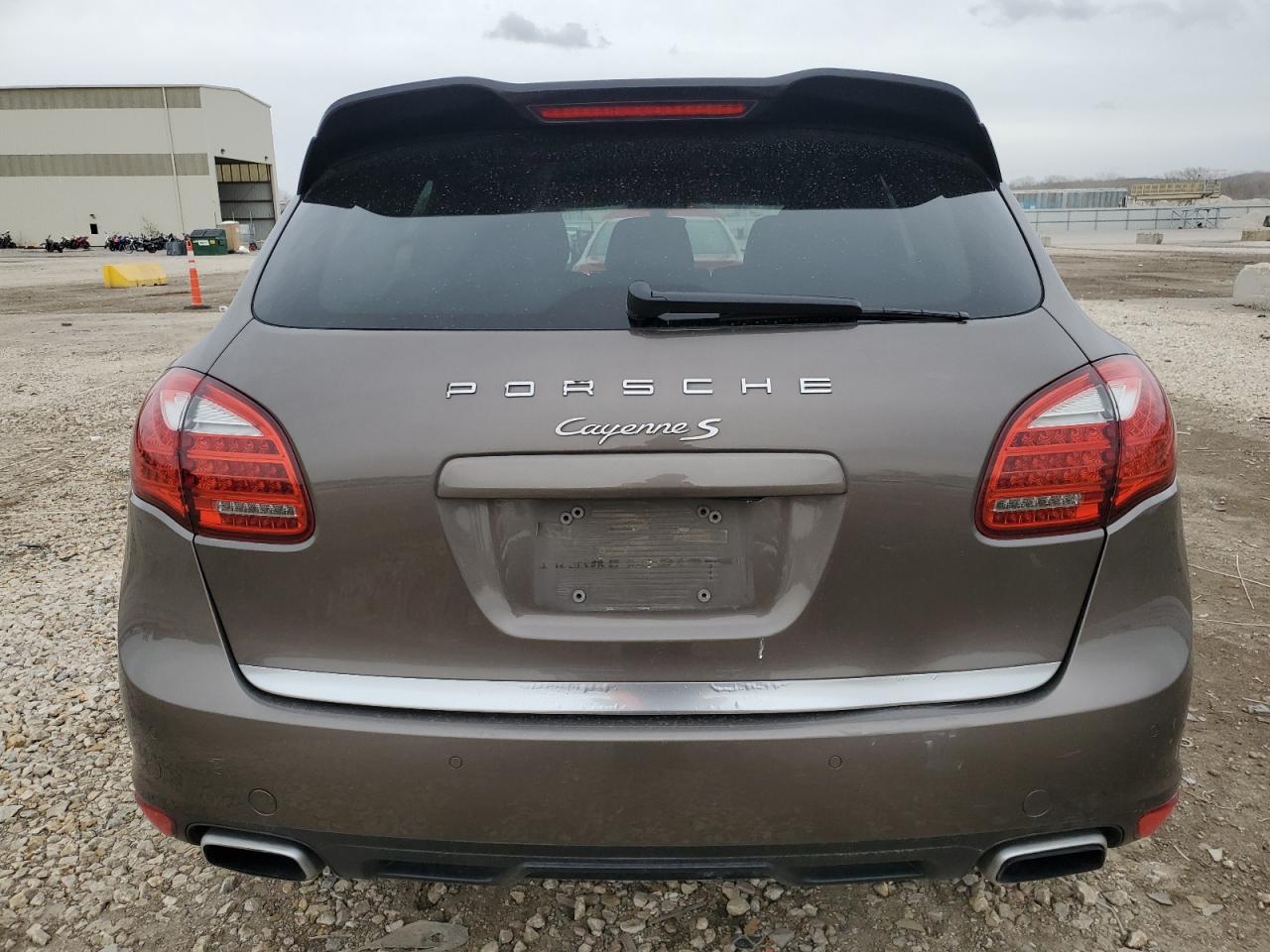 2012 Porsche Cayenne S vin: WP1AB2A25CLA40232