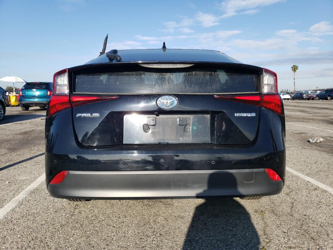 VIN: JTDKARFU0K3077165 2019 TOYOTA PRIUS