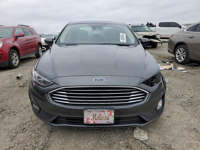 3FA6P0HD2LR249083 Ford Fusion SE 5