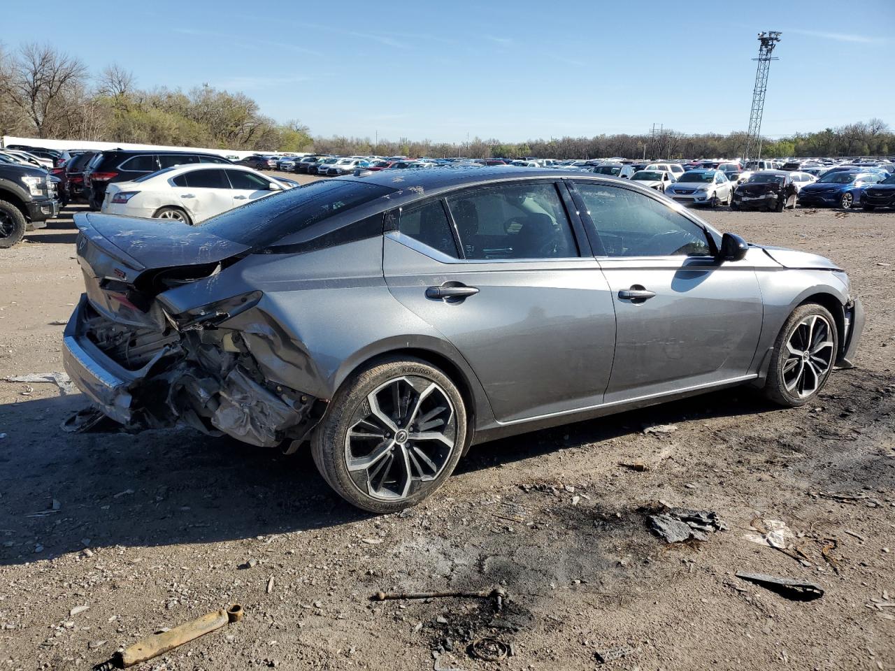 2023 Nissan Altima Sr vin: 1N4BL4CV3PN301718