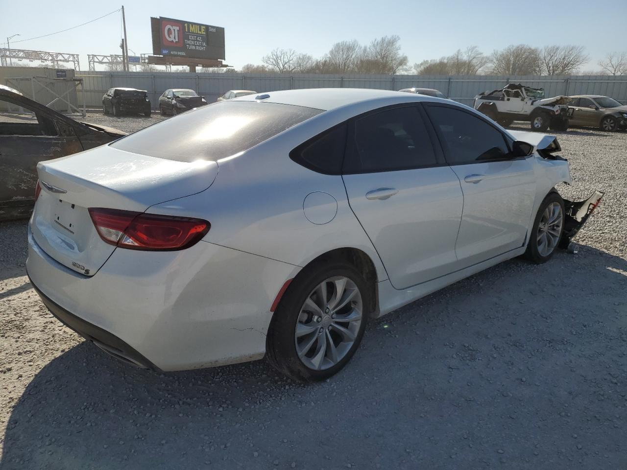 2015 Chrysler 200 S vin: 1C3CCCDG1FN690905