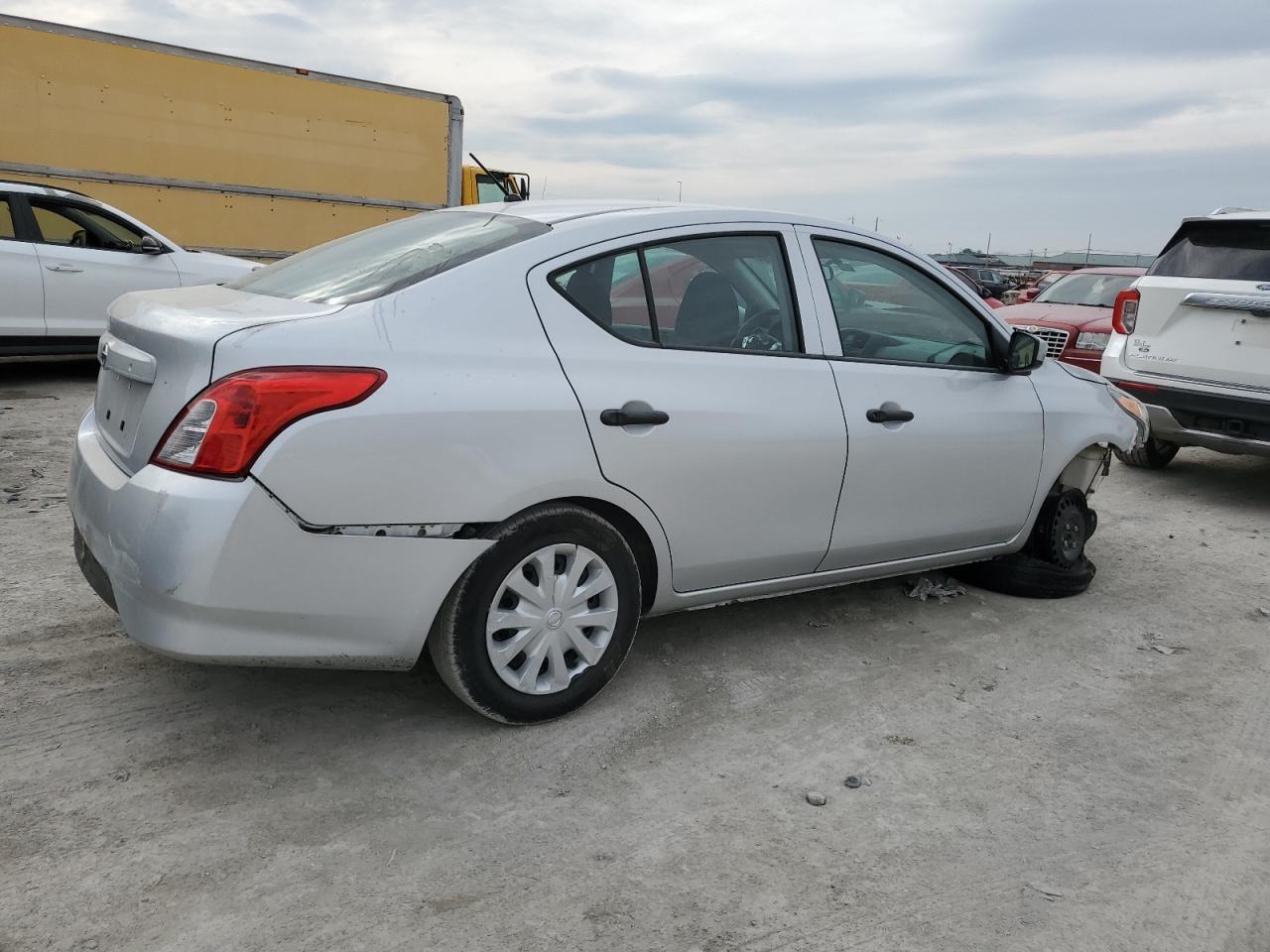 3N1CN7AP1KL830823 2019 Nissan Versa S