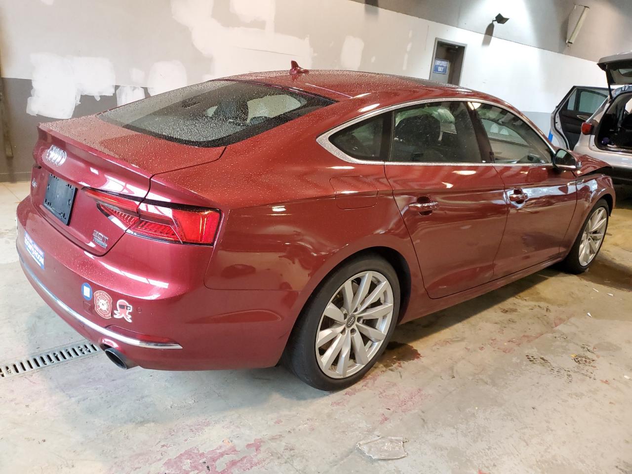 Фото: WAUBNCF51JA005988 - 3