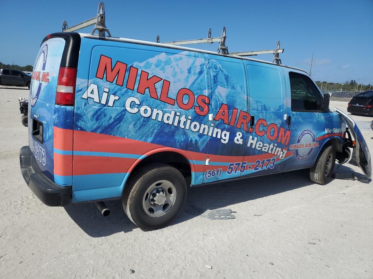 VIN: 1GCWGAFF2H1120475 2017 CHEVROLET EXPRESS