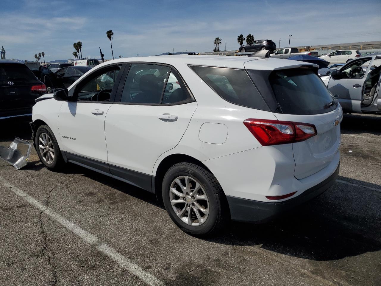 2019 Chevrolet Equinox Ls vin: 3GNAXHEV0KS605464